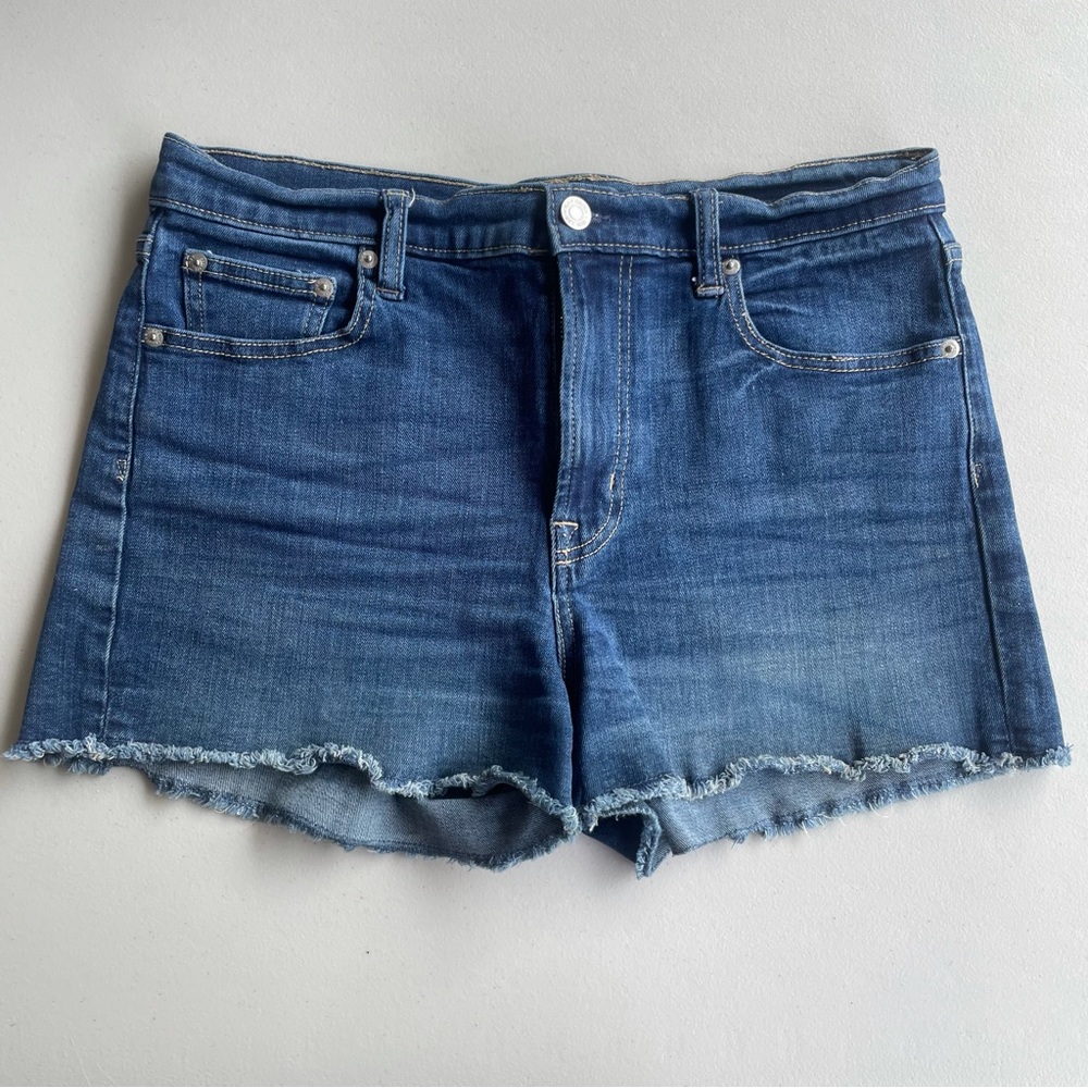 [SOLD] Gap 3” Denim Shorts